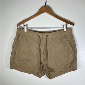 Khaki utility cotton pull on drawstring waist shorts 10 | casual minimalistic